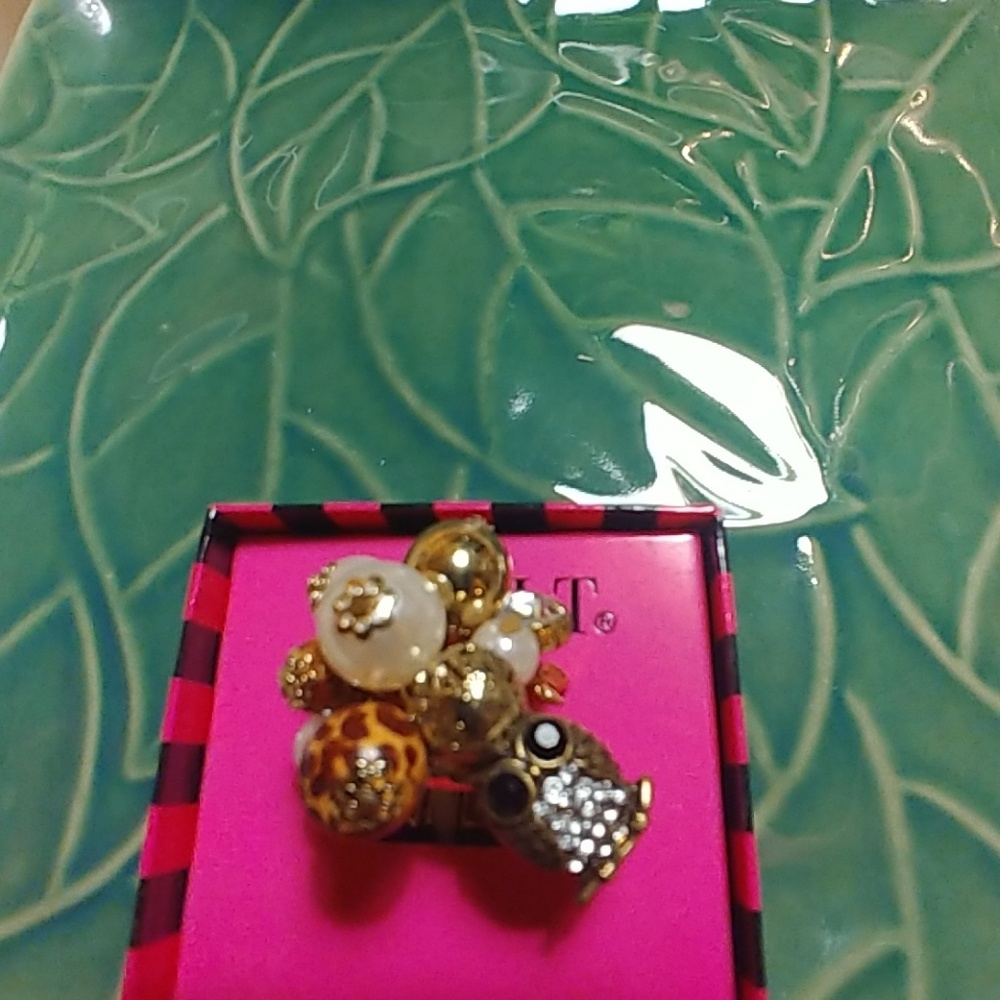 Ring - Picture 2 of 2